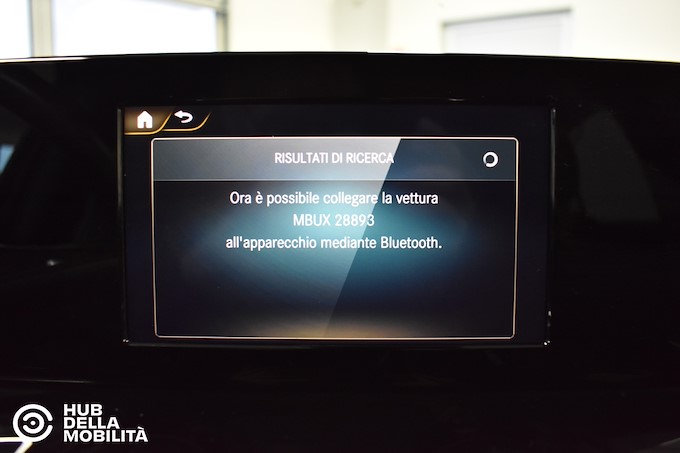 MERCEDES-BENZ GLA 200 d Automatic Premium